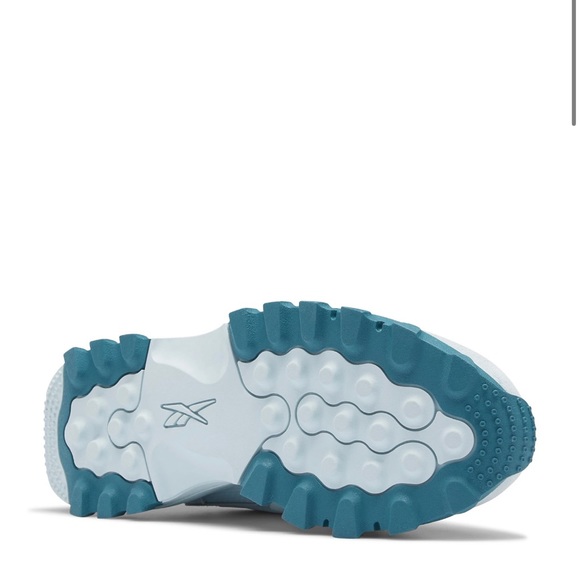 Reebok x Cardi B classic leather sneakers in teal - Picture 3 of 3